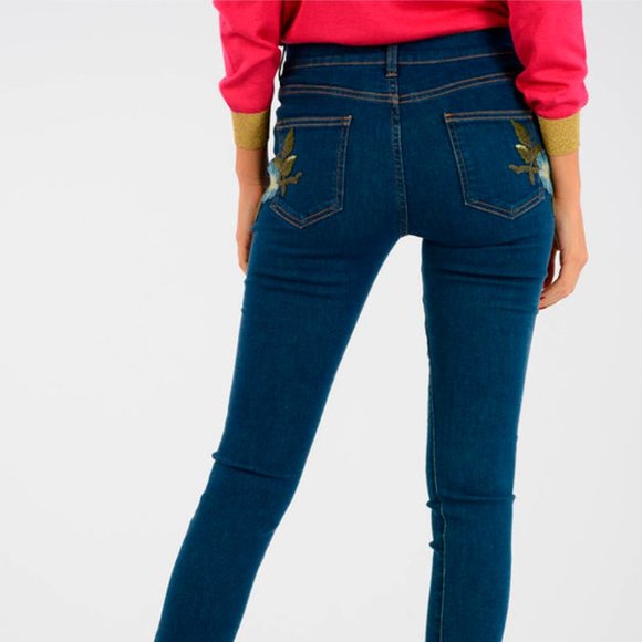 GUCCI EMBROIDERED JEANS(EUC) - Picture 4 of 7